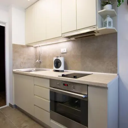 Sava Centar-arena, Ema Apartment